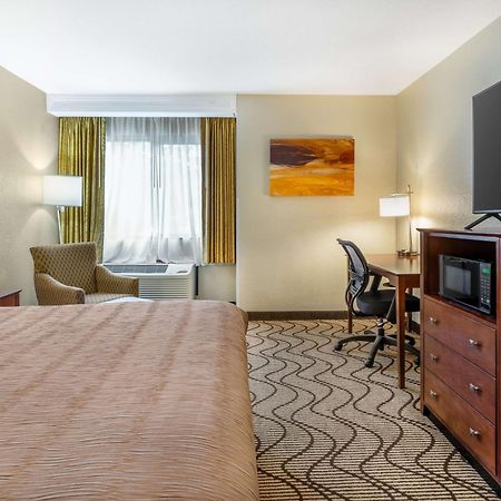 Best Western John Muir Inn Martinez Buitenkant foto