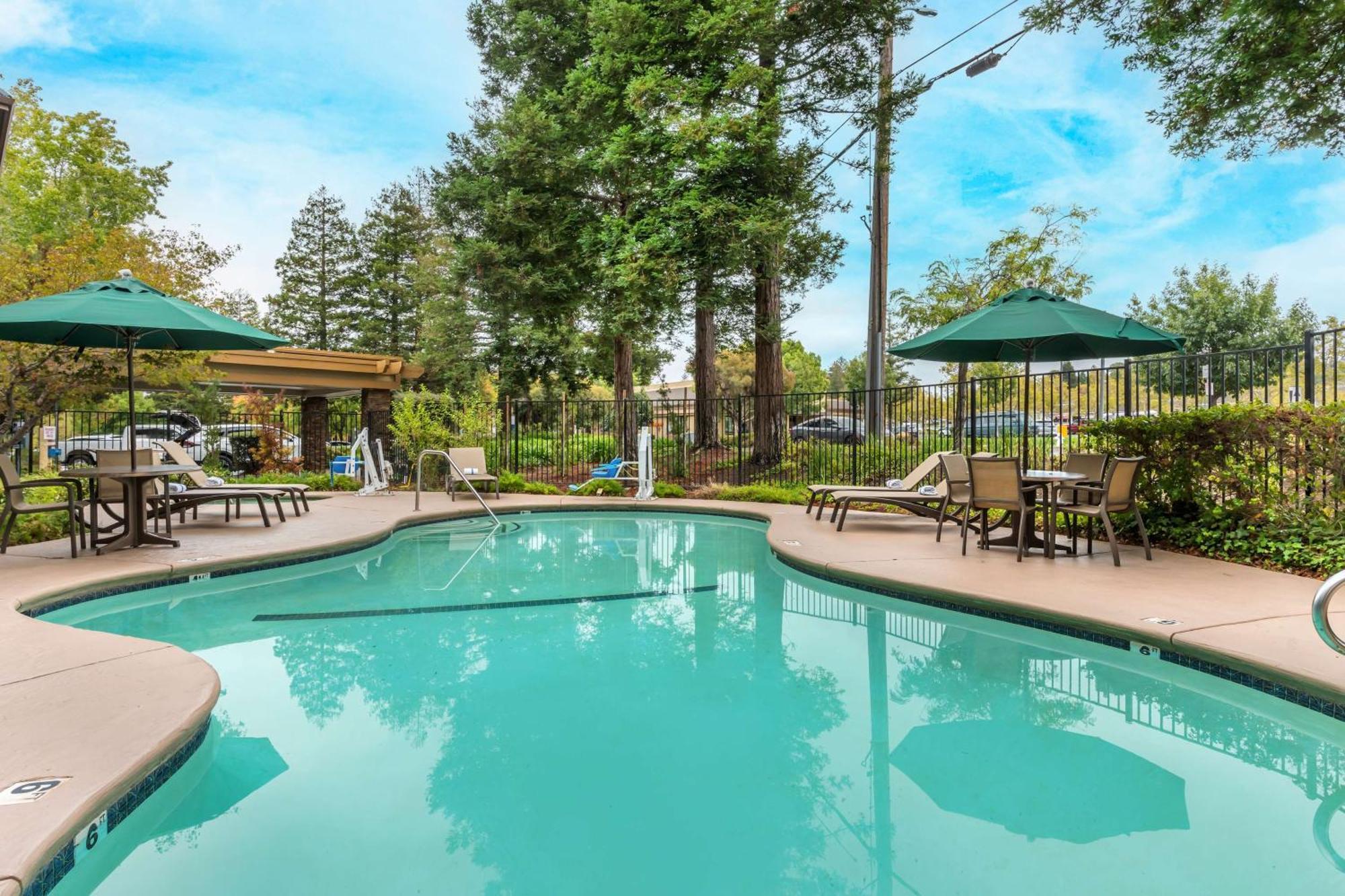 Best Western John Muir Inn Martinez Buitenkant foto